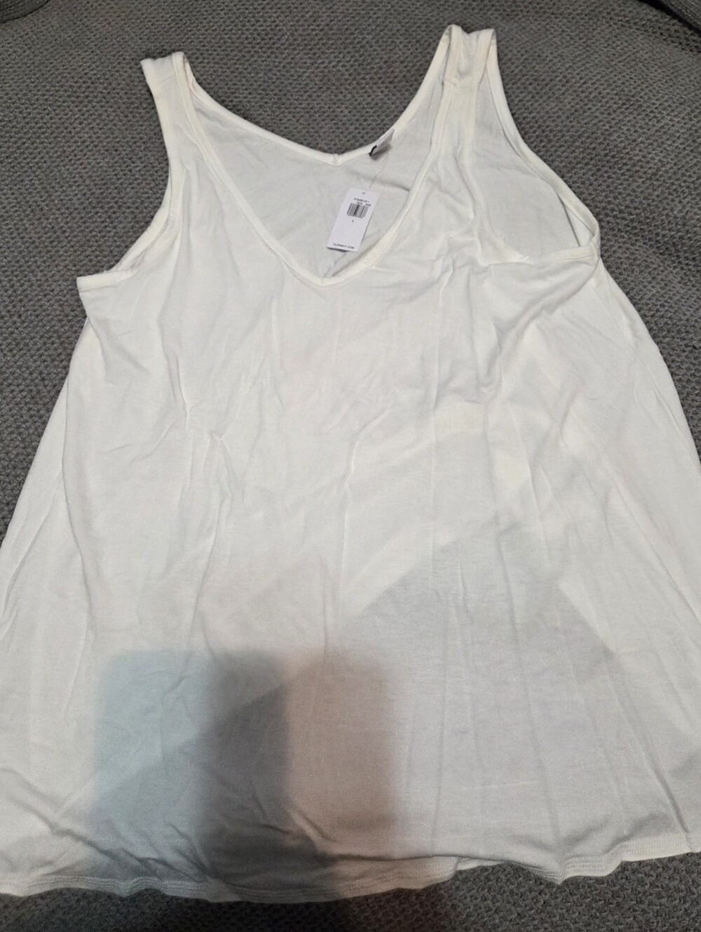 New ! Old Navy Flowly Women's Eggshell Colored V-Neck Tank Top